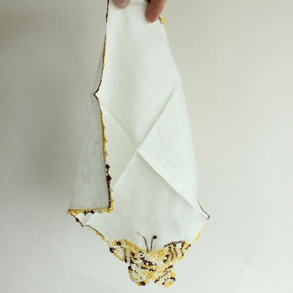 Vintage 1960s Handkerchief, Crochet Butterfly And Pale Yellow Linen Hankie - Picture 9 of 10